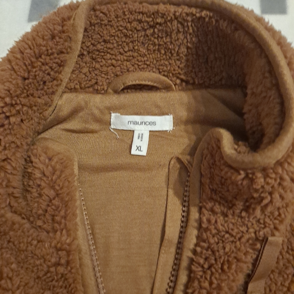 Maurices brown sherpa vest NWOT XL